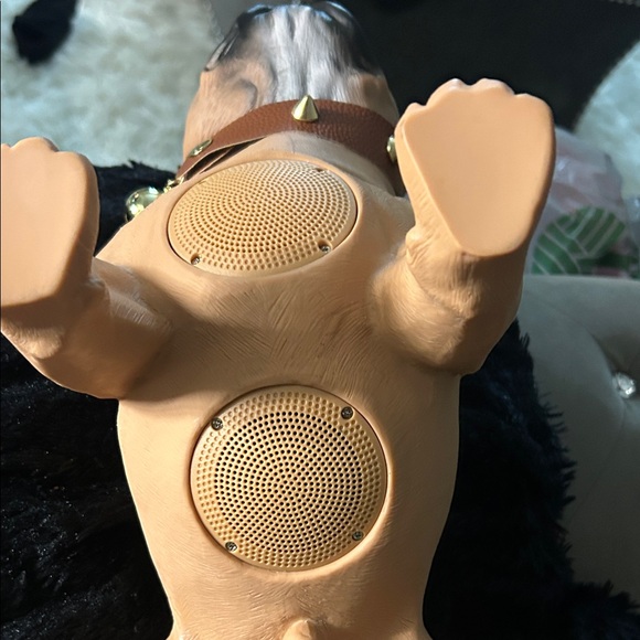 Brown Bulldog Dog Figurine with Collar blue tooth speaker - Picture 3 of 3